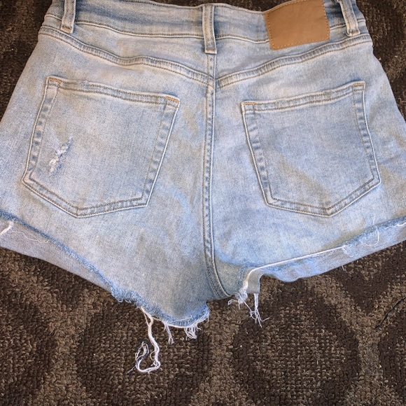 H&M Light Blue Denim Shorts - Picture 3 of 6